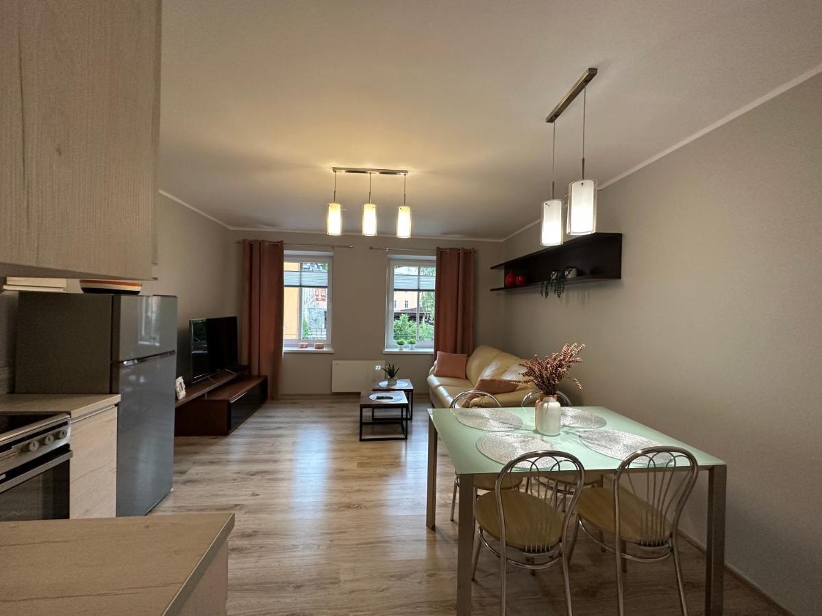 Apartament Przy Cieplickich Tezniach Jelenia Góra Eksteriør billede