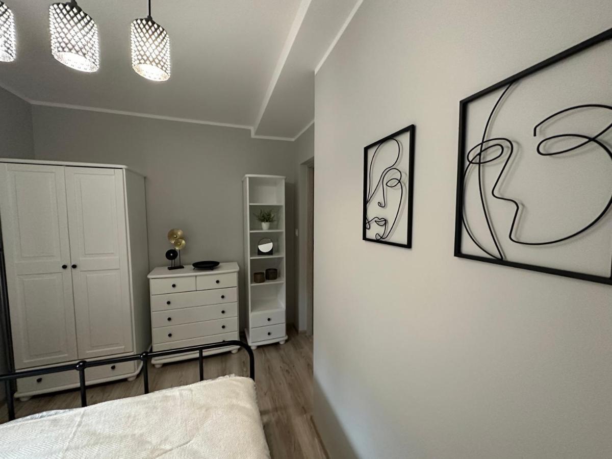Apartament Przy Cieplickich Tezniach Jelenia Góra Eksteriør billede