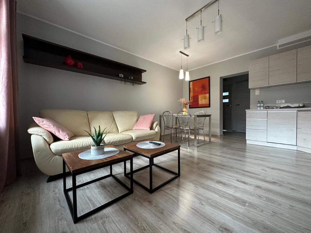 Apartament Przy Cieplickich Tezniach Jelenia Góra Eksteriør billede