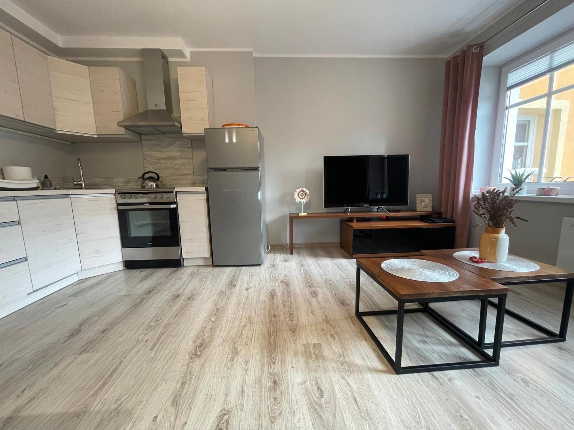 Apartament Przy Cieplickich Tezniach Jelenia Góra Eksteriør billede